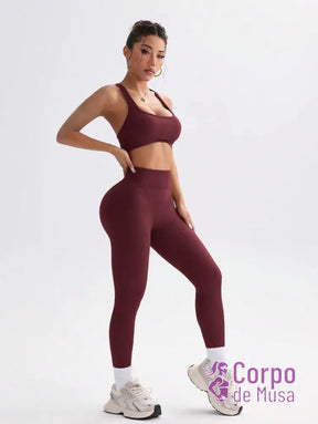 Conjunto Top e Legging Sem Costura Detalhe Cruzado Fitness Conjunto Top e Legging Sem Costura Detalhe Cruzado Fitness