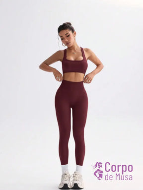 Conjunto Top e Legging Sem Costura Detalhe Cruzado Fitness Conjunto Top e Legging Sem Costura Detalhe Cruzado Fitness