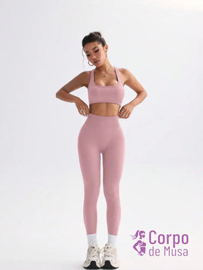Conjunto Top e Legging Sem Costura Detalhe Cruzado Fitness Conjunto Top e Legging Sem Costura Detalhe Cruzado Fitness