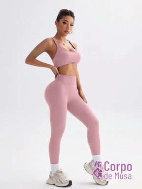 Conjunto Top e Legging Sem Costura Detalhe Cruzado Fitness Conjunto Top e Legging Sem Costura Detalhe Cruzado Fitness