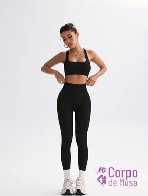 Conjunto Top e Legging Sem Costura Detalhe Cruzado Fitness Conjunto Top e Legging Sem Costura Detalhe Cruzado Fitness