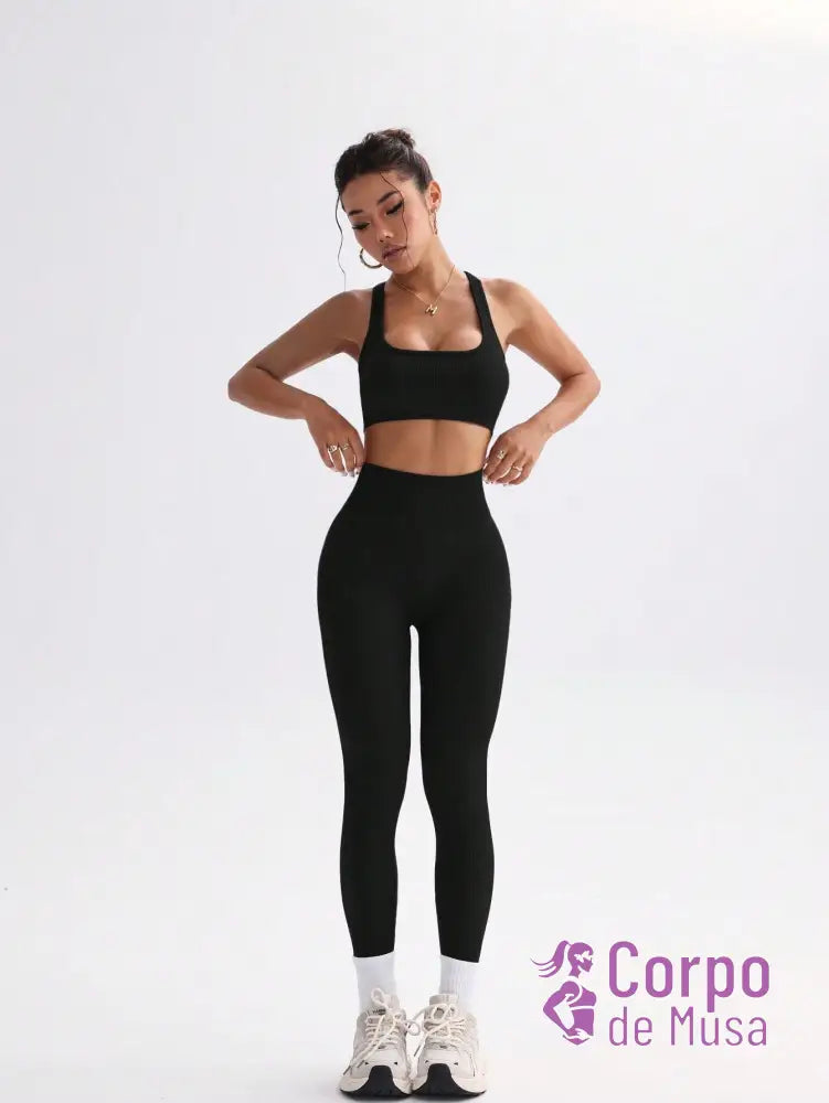 Conjunto Top e Legging Sem Costura Detalhe Cruzado Fitness Conjunto Top e Legging Sem Costura Detalhe Cruzado Fitness