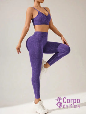 Conjunto Top e Legging Sem Costura Detalhe Scrunch Fitness Conjunto Top e Legging Sem Costura Detalhe Scrunch Fitness
