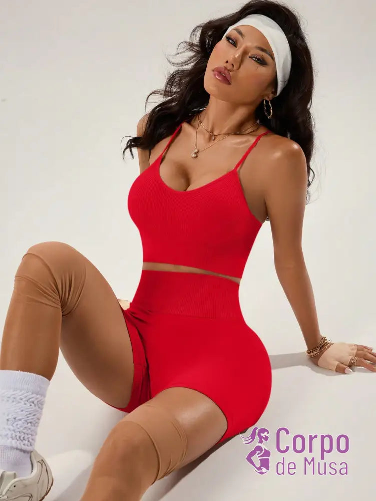 Conjunto Top e Short Sem Costura Detalhe Cruzado Ruched Conjunto Top e Short Sem Costura Detalhe Cruzado Ruched