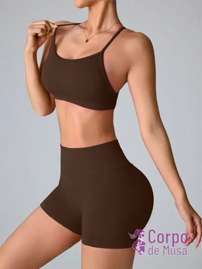 Conjunto Top e Short Sem Costura Detalhe Scrunch Y Estilo Fitness Conjunto Top e Short Sem Costura Detalhe Scrunch Y