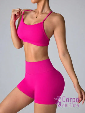 Conjunto Top e Short Sem Costura Detalhe Scrunch Y Estilo Fitness Conjunto Top e Short Sem Costura Detalhe Scrunch Y