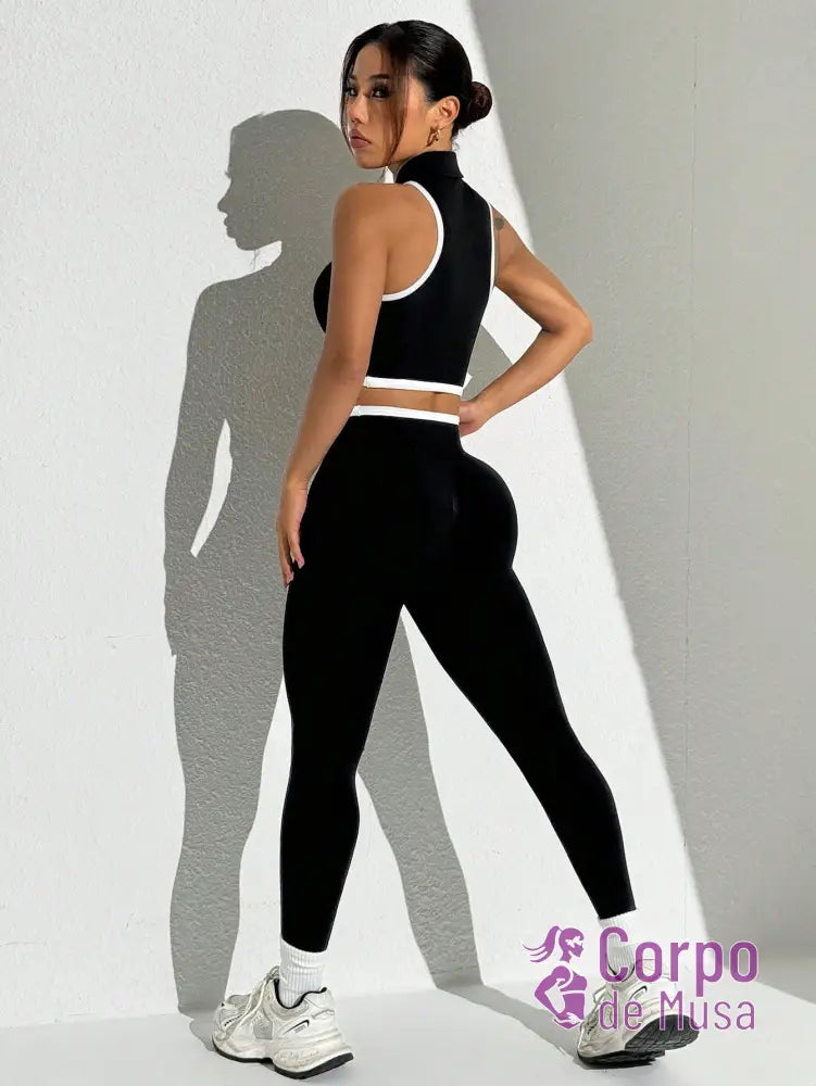 Conjunto Top Zip e Legging Sem Costura Detalhe Scrunch Conjunto Top Zip e Legging Sem Costura Detalhe Scrunch