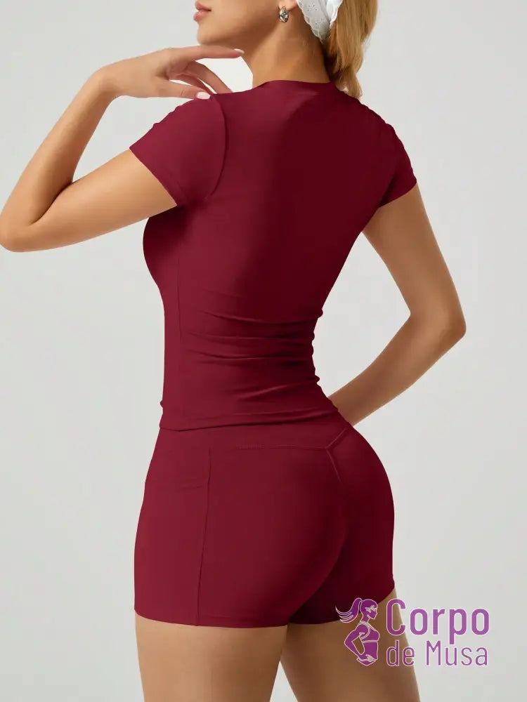 Conjunto Yoga Blusa E Shorts Com Cintura Alta Estilo Studio Conjunto Yoga Blusa E Shorts Com Cintura Alta Estilo Studio