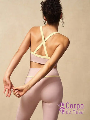 Conjunto Yoga Top Alças Cruzadas E Legging Estilo Studio Conjunto Yoga Top Alças Cruzadas E Legging Estilo Studio