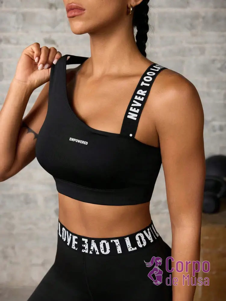 Conjunto Yoga Top Assimétrico E Legging Estilo Studio Conjunto Yoga Top Assimétrico E Legging Estilo Studio