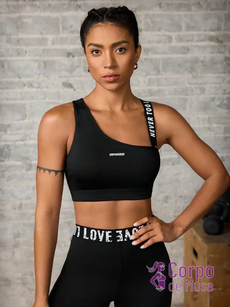 Conjunto Yoga Top Assimétrico E Legging Estilo Studio Conjunto Yoga Top Assimétrico E Legging Estilo Studio