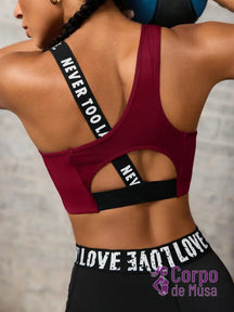 Conjunto Yoga Top Assimétrico E Legging Estilo Studio Vinho / PP Conjunto Yoga Top Assimétrico E Legging Estilo Studio