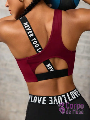 Conjunto Yoga Top Assimétrico E Legging Estilo Studio Vinho / PP Conjunto Yoga Top Assimétrico E Legging Estilo Studio