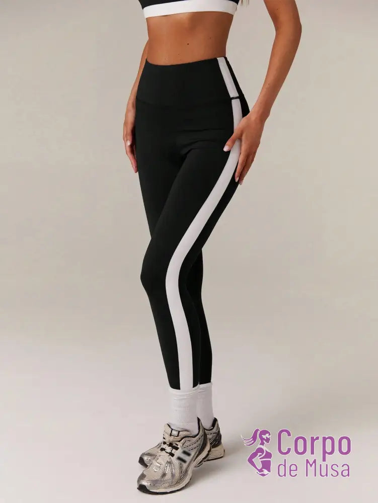 Conjunto Yoga Top E Legging Com Cintura Alta Estilo Studio Conjunto Yoga Top E Legging Com Cintura Alta Estilo Studio