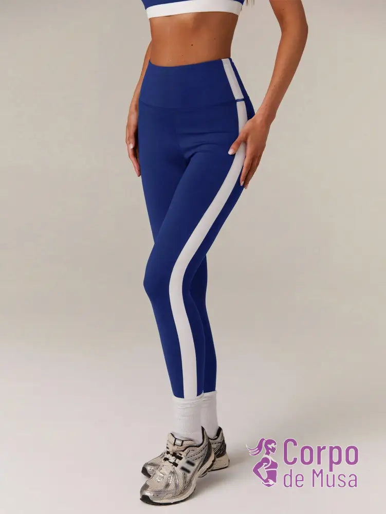 Conjunto Yoga Top E Legging Com Cintura Alta Estilo Studio Conjunto Yoga Top E Legging Com Cintura Alta Estilo Studio