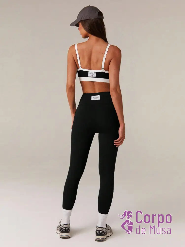 Conjunto Yoga Top E Legging Com Cintura Alta Estilo Studio Preto / PP Conjunto Yoga Top E Legging Com Cintura Alta