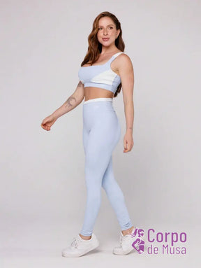 Conjunto Yoga Top E Legging Com Recorte Anatômico Conjunto Yoga Top E Legging Com Recorte Anatômico