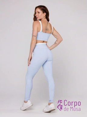Conjunto Yoga Top E Legging Com Recorte Anatômico Conjunto Yoga Top E Legging Com Recorte Anatômico