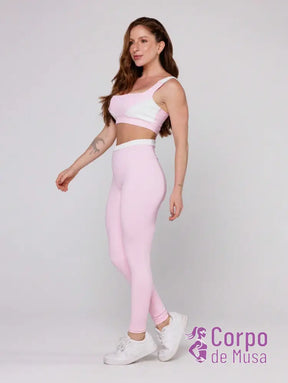 Conjunto Yoga Top E Legging Com Recorte Anatômico Conjunto Yoga Top E Legging Com Recorte Anatômico