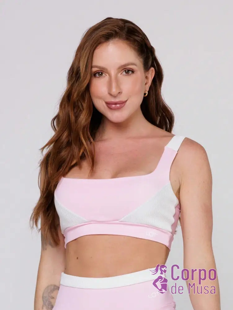 Conjunto Yoga Top E Legging Com Recorte Anatômico Conjunto Yoga Top E Legging Com Recorte Anatômico