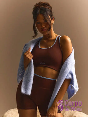 Conjunto Yoga Top E Shorts Com Cintura Alta Estilo Studio Conjunto Yoga Top E Shorts Com Cintura Alta Estilo Studio