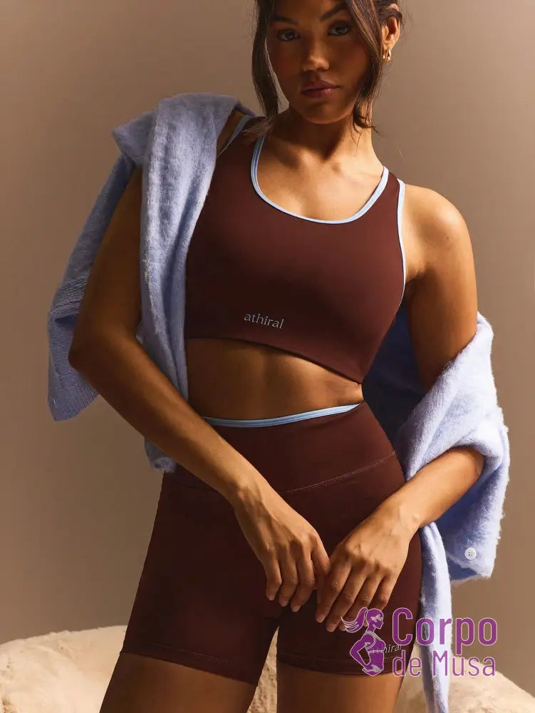 Conjunto Yoga Top E Shorts Com Cintura Alta Estilo Studio Conjunto Yoga Top E Shorts Com Cintura Alta Estilo Studio