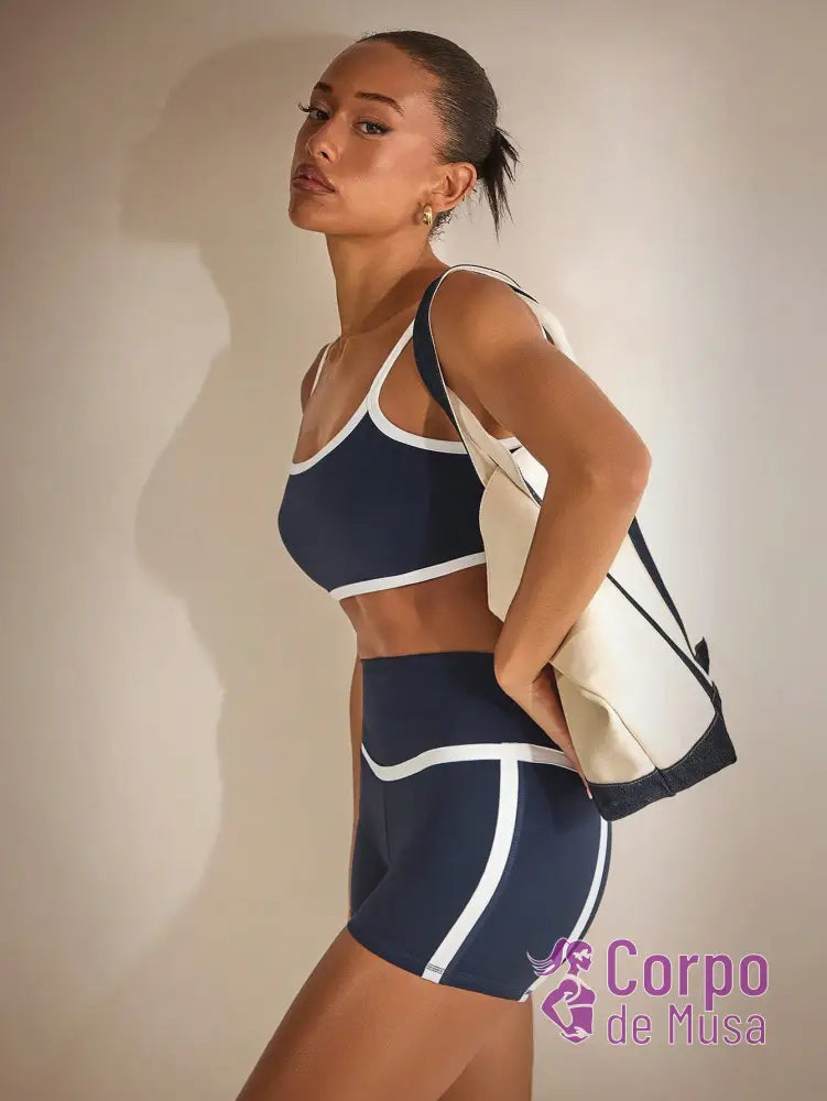 Conjunto Yoga Top E Shorts Com Recorte Anatômico Estilo Studio Azul-marinho / PP Conjunto Yoga Top E Shorts Com Recorte