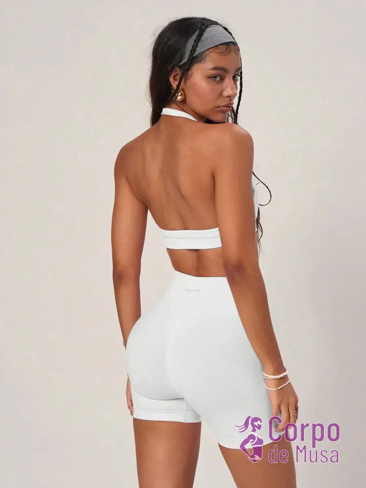 Conjunto Yoga Top Halter E Shorts Com Cintura Alta Conjunto Yoga Top Halter E Shorts Com Cintura Alta
