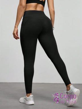 Legging Cintura Alta Com Bolso Lateral Estilo Performance Legging Cintura Alta Com Bolso Lateral Estilo Performance