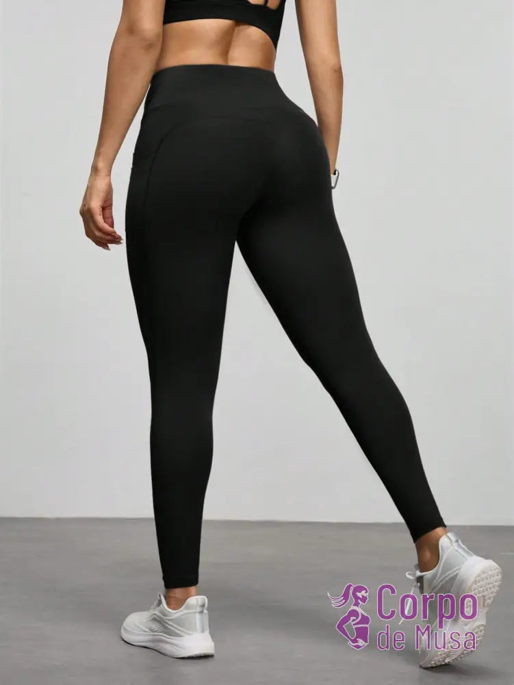 Legging Cintura Alta Com Bolso Lateral Estilo Performance Legging Cintura Alta Com Bolso Lateral Estilo Performance