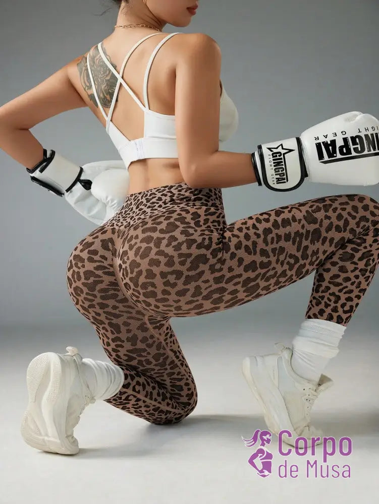 Legging Cintura Alta Com Estampa Animal Print Estilo Fitness Legging Cintura Alta Com Estampa Animal Print Estilo