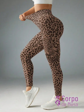 Legging Cintura Alta Com Estampa Animal Print Estilo Fitness Legging Cintura Alta Com Estampa Animal Print Estilo
