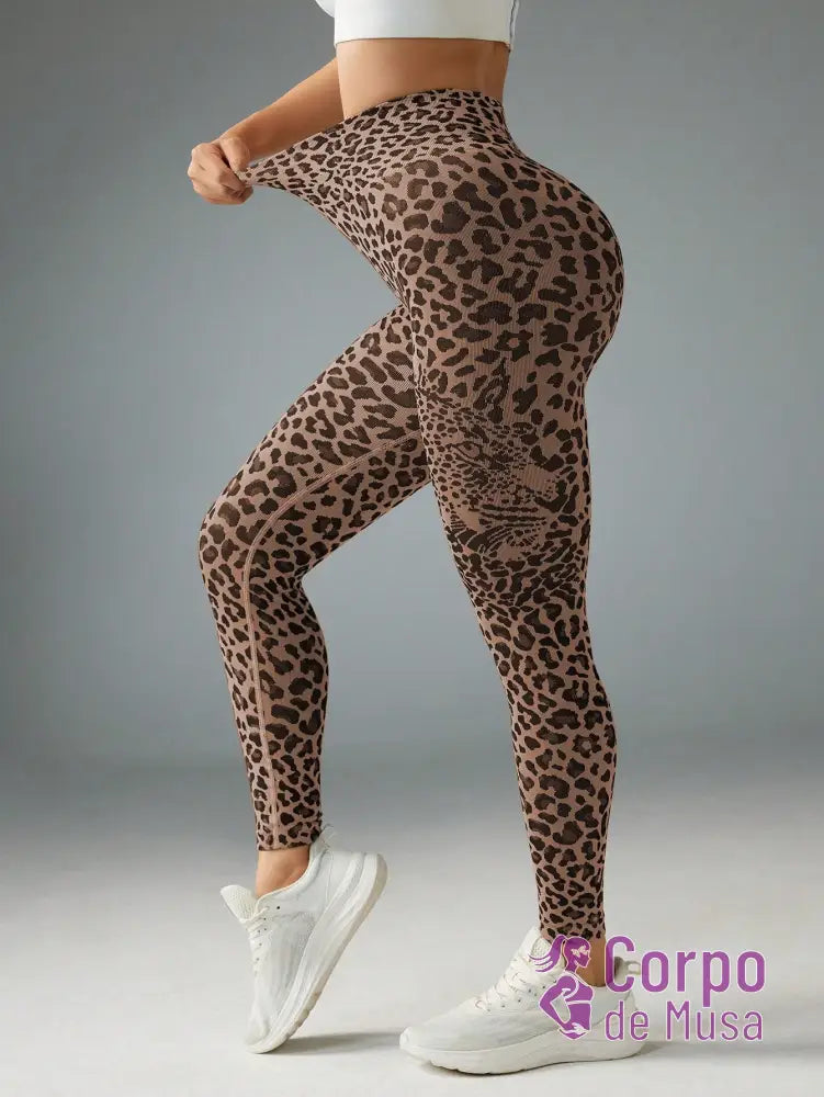 Legging Cintura Alta Com Estampa Animal Print Estilo Fitness Legging Cintura Alta Com Estampa Animal Print Estilo
