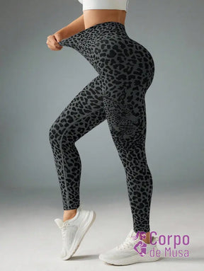 Legging Cintura Alta Com Estampa Animal Print Estilo Fitness Legging Cintura Alta Com Estampa Animal Print Estilo