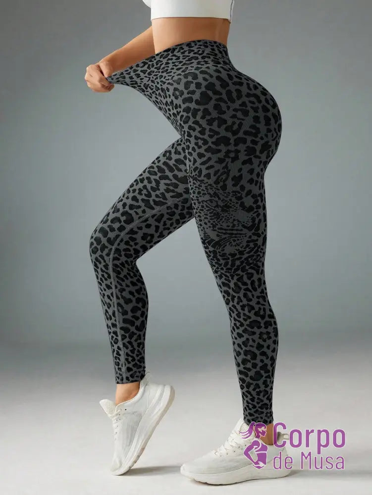 Legging Cintura Alta Com Estampa Animal Print Estilo Fitness Legging Cintura Alta Com Estampa Animal Print Estilo
