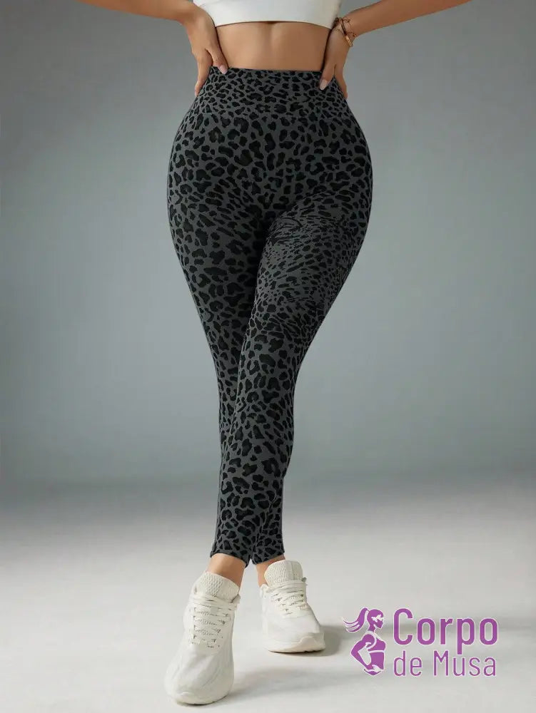 Legging Cintura Alta Com Estampa Animal Print Estilo Fitness Legging Cintura Alta Com Estampa Animal Print Estilo