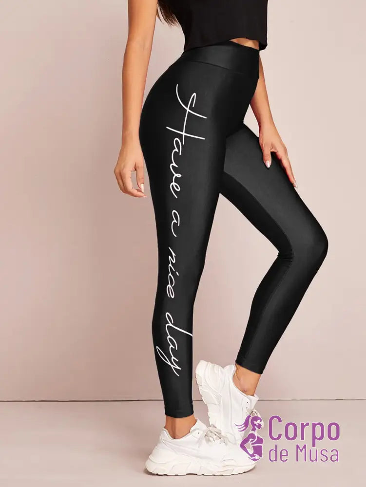 Legging Cintura Alta Com Estampa Frontal Estilo Fitness Preto / PP Legging Cintura Alta Com Estampa Frontal Estilo