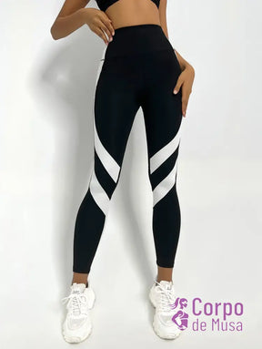 Legging Cintura Alta Com Recortes Laterais Contrastantes Fitness Legging Cintura Alta Com Recortes Laterais