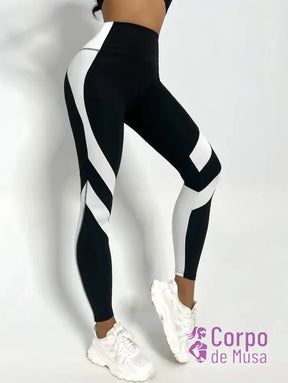 Legging Cintura Alta Com Recortes Laterais Contrastantes Fitness Legging Cintura Alta Com Recortes Laterais