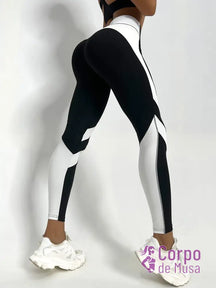 Legging Cintura Alta Com Recortes Laterais Contrastantes Fitness Preto / PP Legging Cintura Alta Com Recortes Laterais