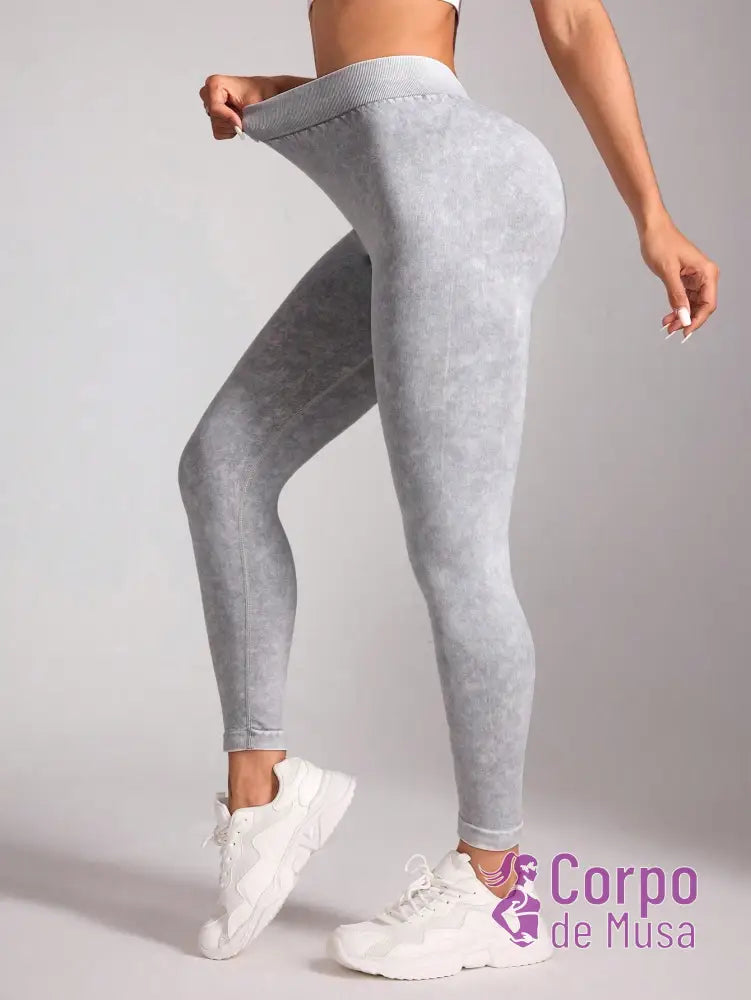 Legging Cintura Alta Efeito Modelador Estilo Fitness Legging Cintura Alta Efeito Modelador Estilo Fitness