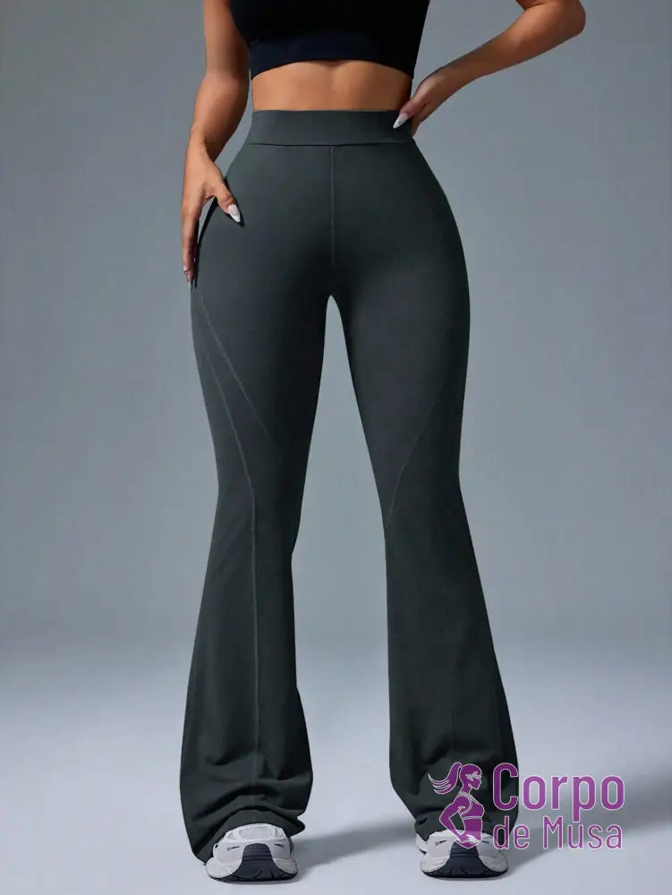 Legging Flare Cintura Alta Estrutura Modeladora Fitness Legging Flare Cintura Alta Estrutura Modeladora Fitness