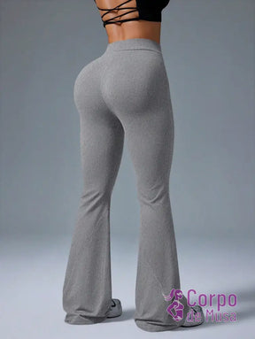 Legging Flare Cintura Alta Estrutura Modeladora Fitness Legging Flare Cintura Alta Estrutura Modeladora Fitness