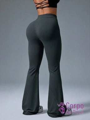 Legging Flare Cintura Alta Estrutura Modeladora Fitness Legging Flare Cintura Alta Estrutura Modeladora Fitness