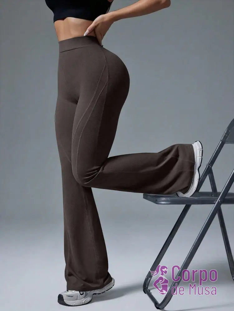Legging Flare Cintura Alta Estrutura Modeladora Fitness Castanho / PP Legging Flare Cintura Alta Estrutura Modeladora