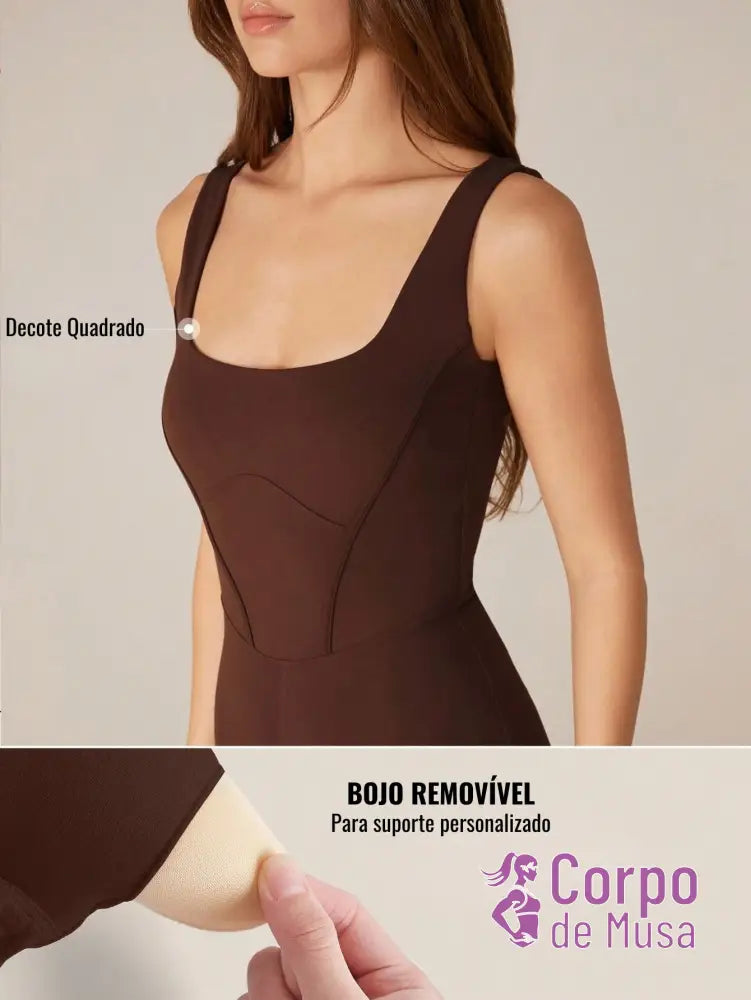 Macacão Longo Com Recorte Anatômico Estilo Studio Macacão Longo Com Recorte Anatômico Estilo Studio