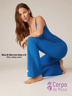 Macacão Longo Com Recorte Anatômico Estilo Studio Macacão Longo Com Recorte Anatômico Estilo Studio