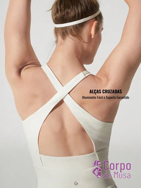 Macacão Shorts Integrado Recorte Frontal Estilo Athleisure Macacão Shorts Integrado Recorte Frontal Estilo Athleisure