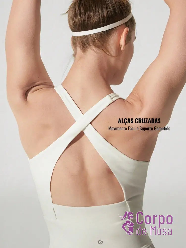 Macacão Shorts Integrado Recorte Frontal Estilo Athleisure Macacão Shorts Integrado Recorte Frontal Estilo Athleisure