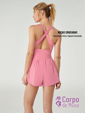 Macacão Shorts Integrado Recorte Frontal Estilo Athleisure Macacão Shorts Integrado Recorte Frontal Estilo Athleisure